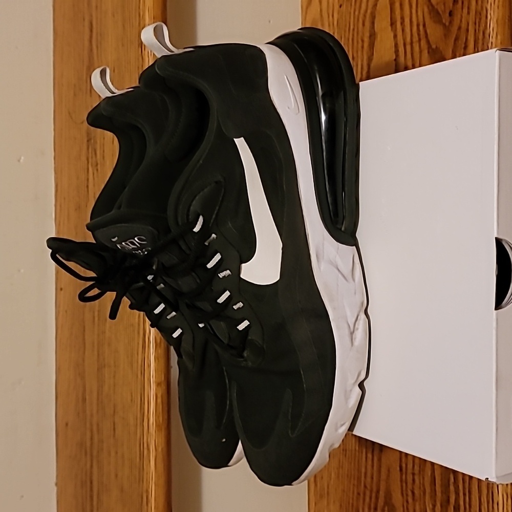 Nike Airmax 270 React - Picture 3 of 11